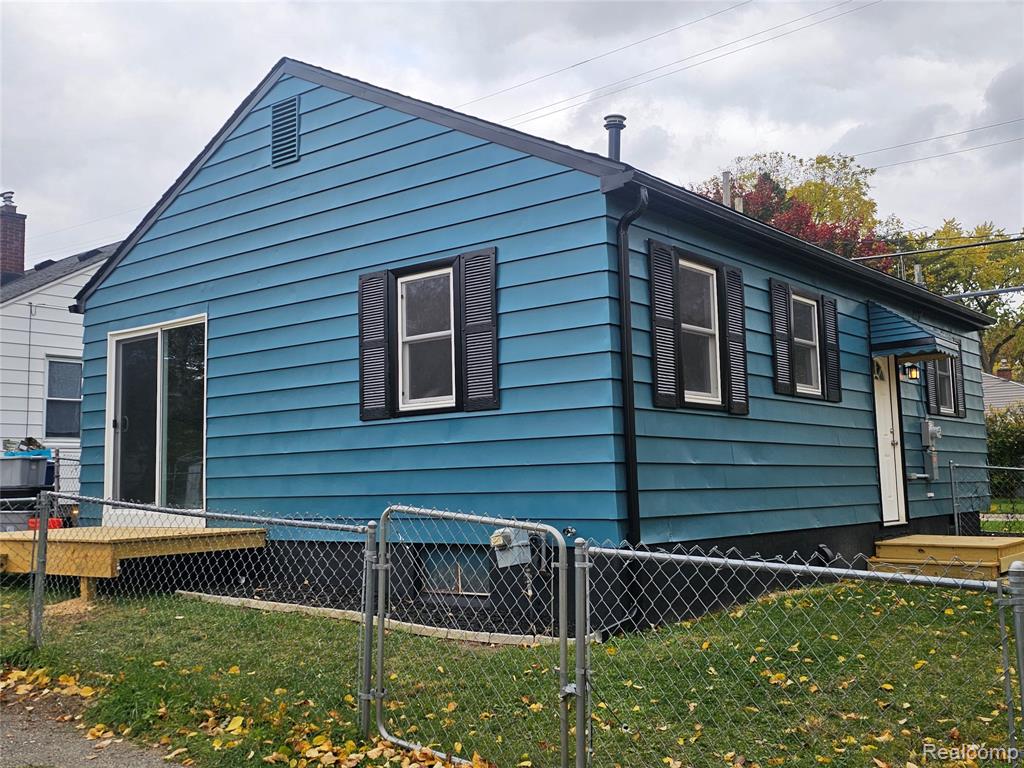 4418 Brunswick Avenue, Flint, MI 48507 — Photo 4