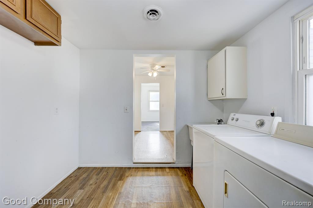 555 E Mahan Avenue, Hazel Park, MI 48030 — Photo 14