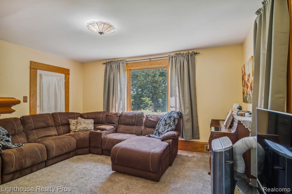 67640 W 8 MILE Road, South Lyon, MI 48178 — Photo 13