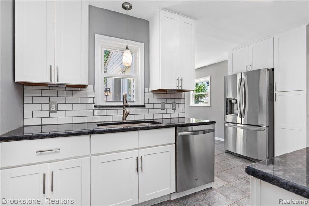 516 N EDGEWORTH Avenue, Royal Oak, MI 48067 — Photo 14