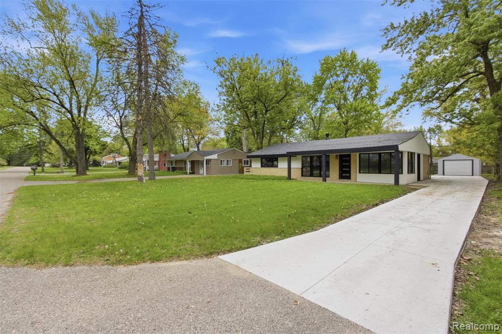 2483 Walce Drive, West Bloomfield, MI 48324 — front exterior
