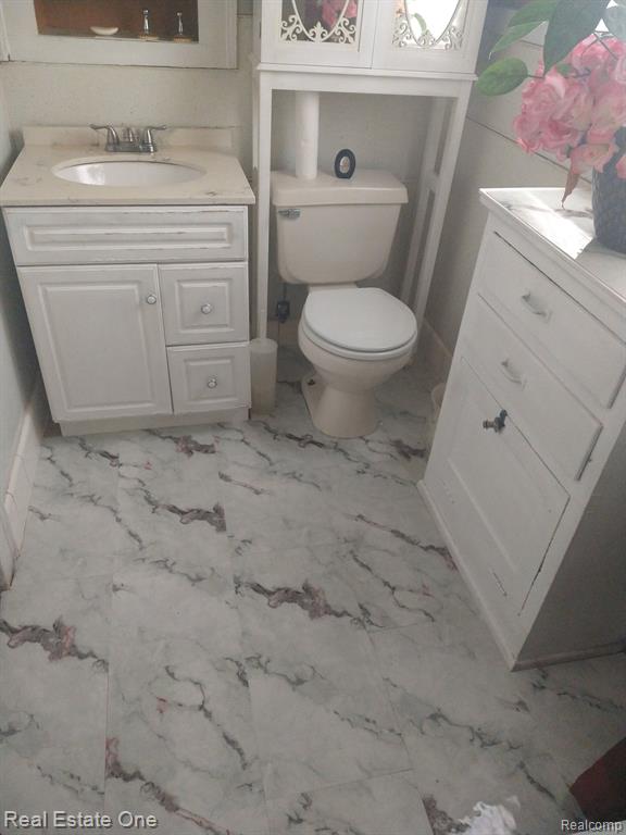 8040 WHITCOMB Street, Detroit, MI 48228 — Photo 16