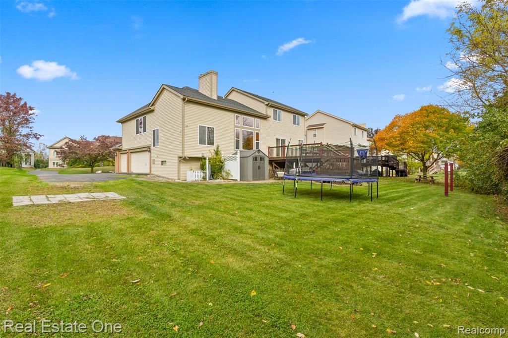 43275 Pond Bluff Drive, Belleville, MI 48111 — Photo 33