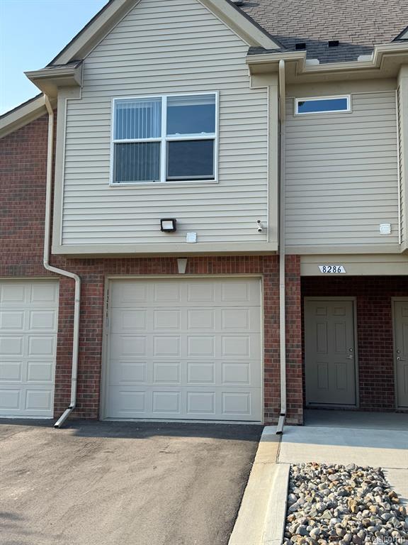 8286 HEYWOOD Circle, Sterling Heights, MI 48312 — Photo 2