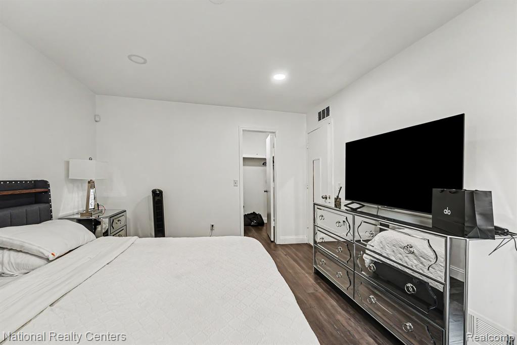 45277 Universal Court, Utica, MI 48317 — Photo 9