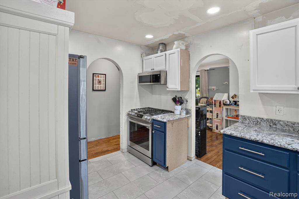 422 N Francis Avenue, Lansing, MI 48912 — Photo 13