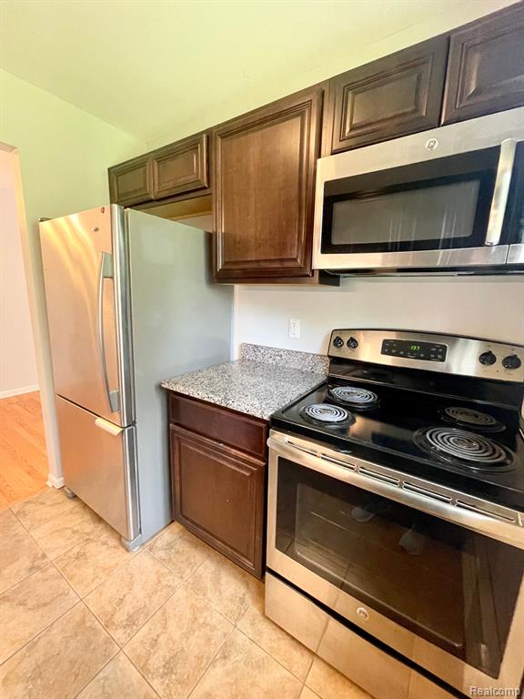 525 FAIRBROOK, 29, Northville, MI 48167 — Photo 16