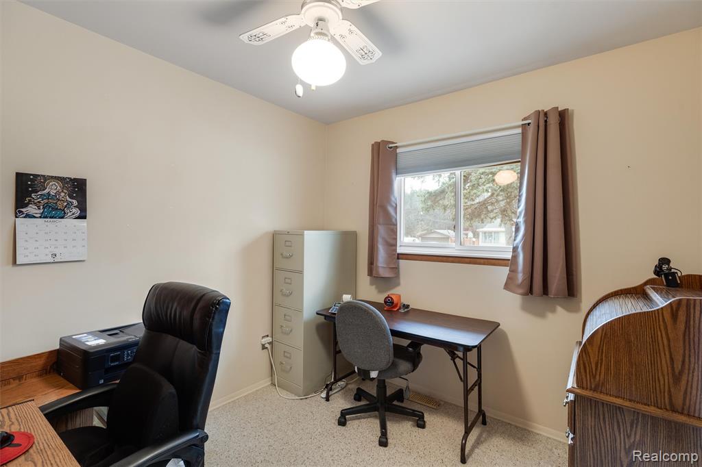 5214 Heath Avenue, Clarkston, MI — Photo 10