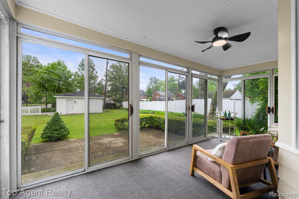 1894 Broadstone Road, Grosse Pointe Woods, MI 48236 — Photo 29