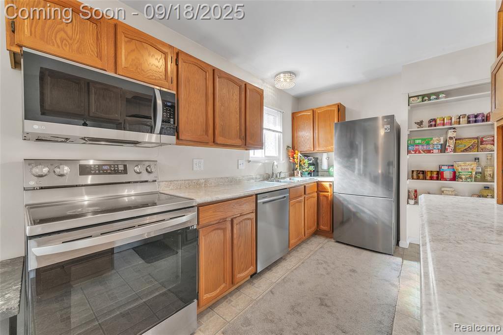 43629 Vivian Drive, Sterling Heights, MI 48313 — Photo 17