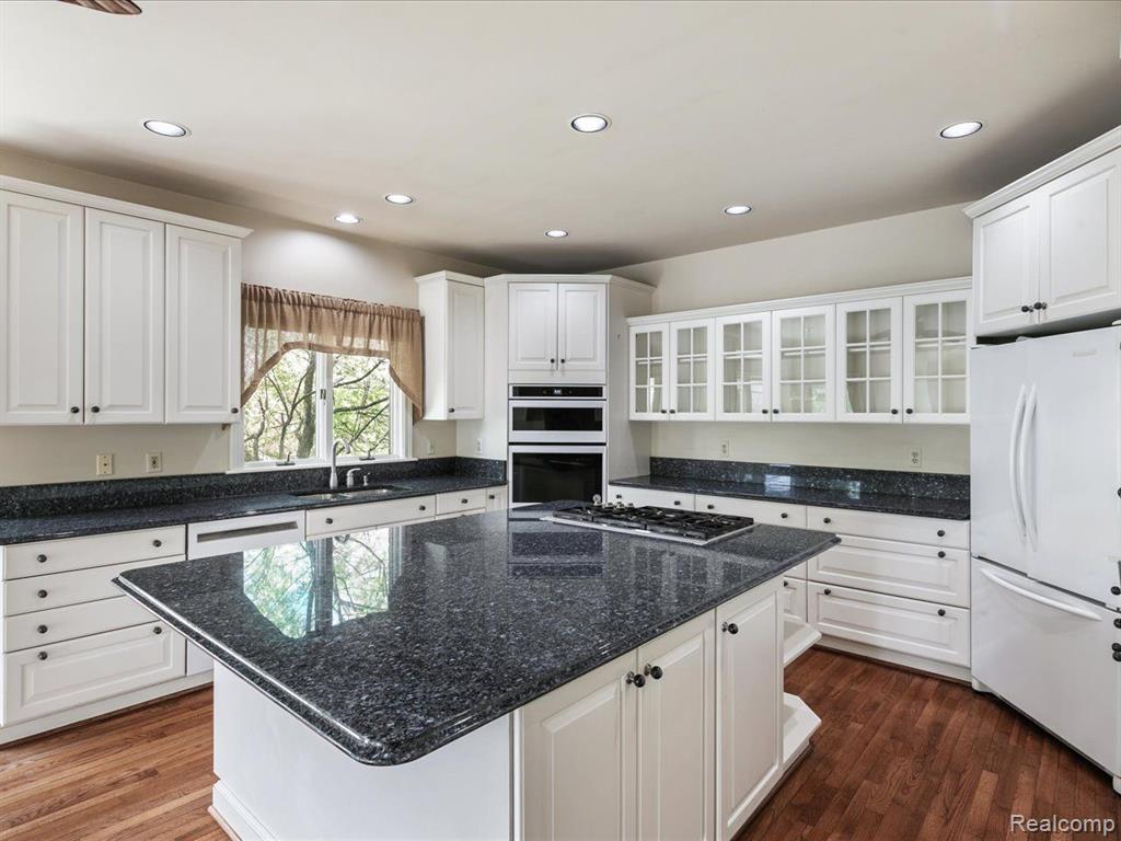 3744 RIVERVIEW TERRACE N, East China, MI — Photo 17
