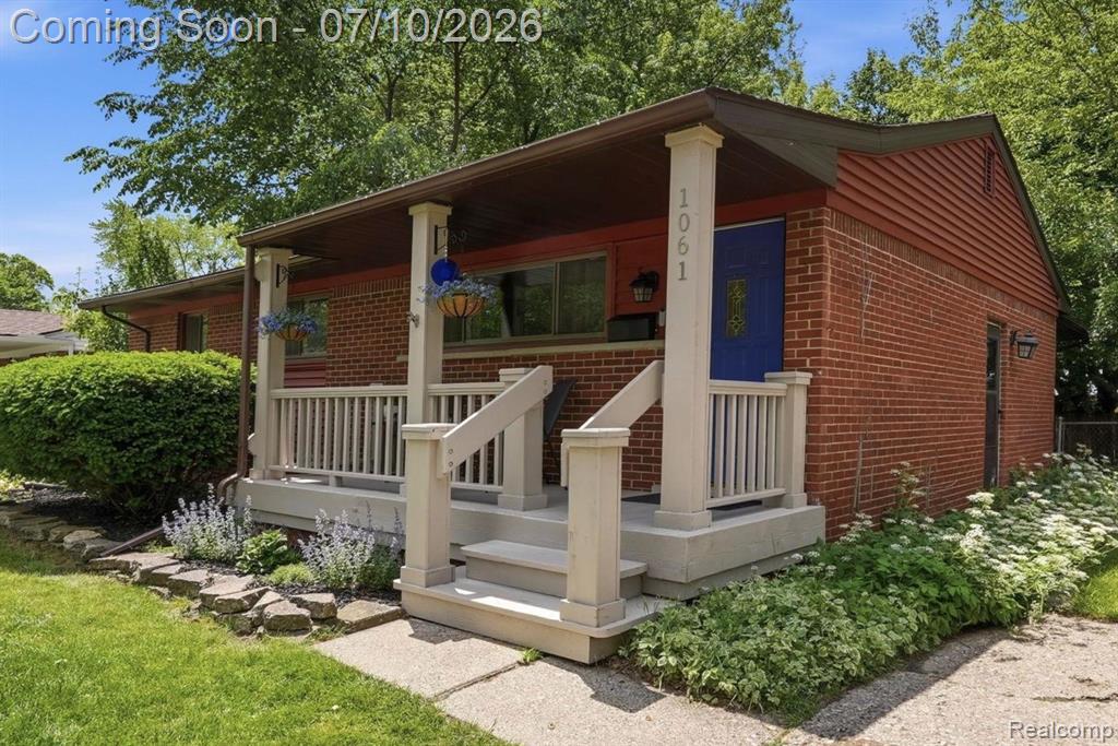 1061 Western Drive, Ann Arbor, MI 48103 — Photo 2