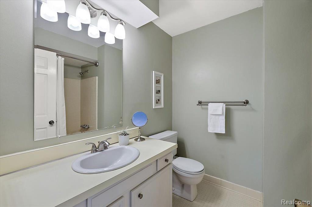762 KENSINGTON Lane, Bloomfield Hills, MI 48304 — Photo 24