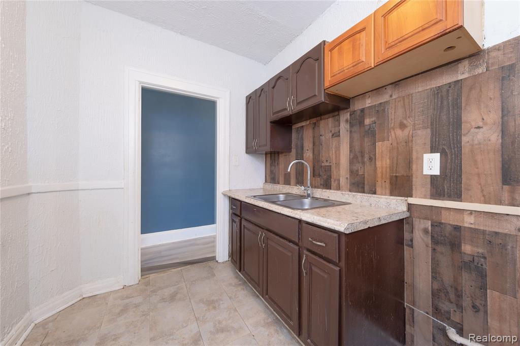 3235 Monterey Street, Detroit, MI 48206 — Photo 6