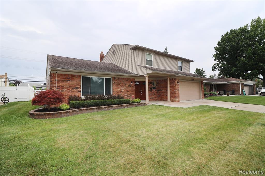 739 Kinloch Street, Dearborn Heights, MI 48127 — Photo 2