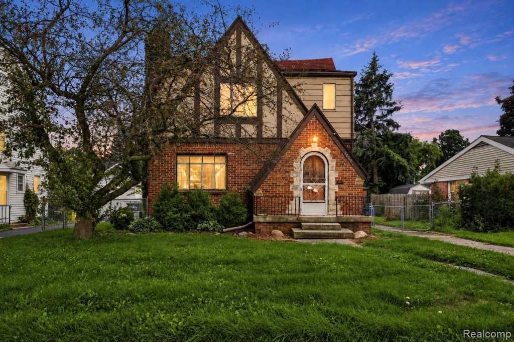 2030 Pierce Street, Flint, MI 48503