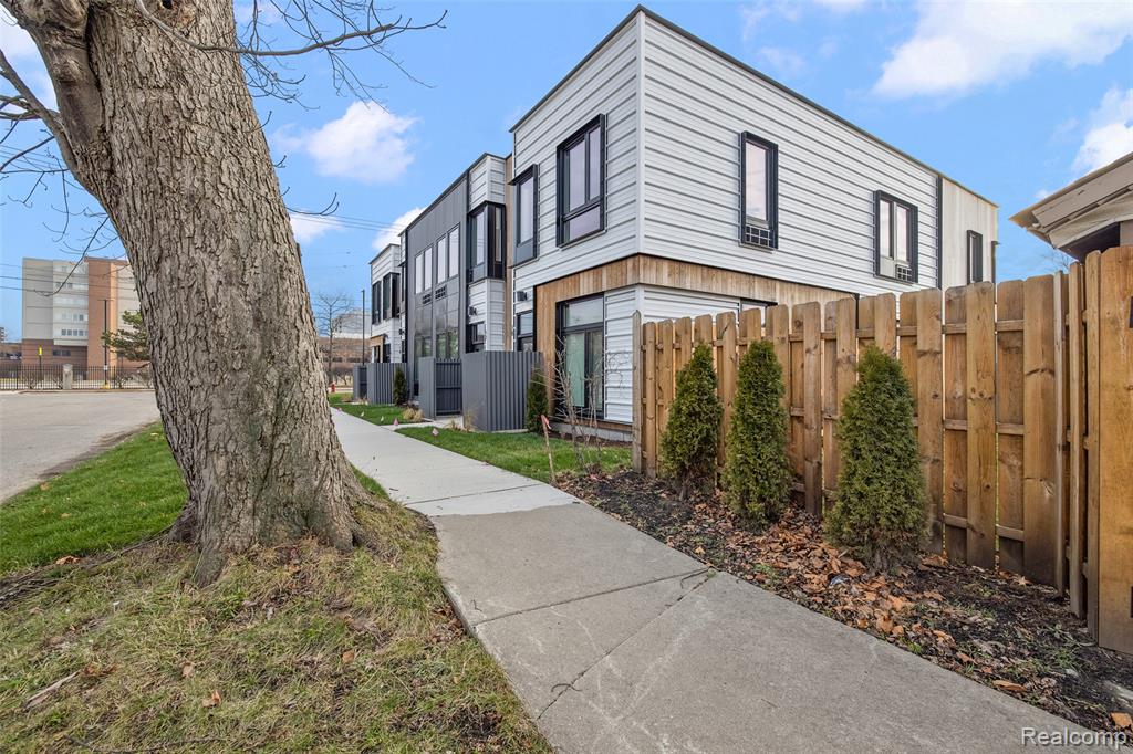 7631 E Lafayette, Detroit, MI 48214 — Photo 19