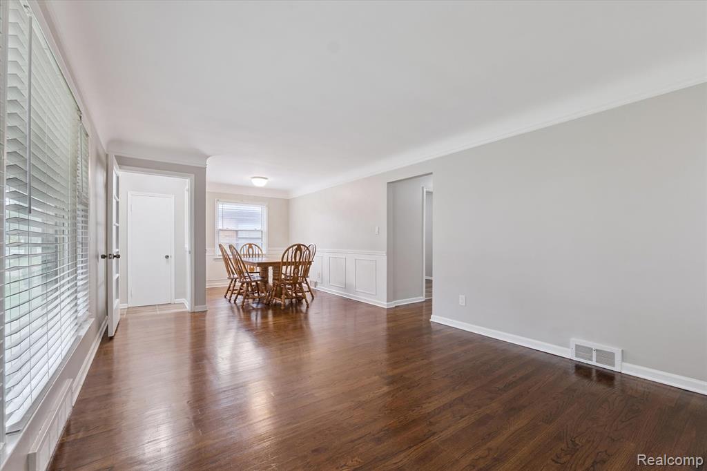 7307 Colonial Street, Dearborn Heights, MI 48127 — Photo 9