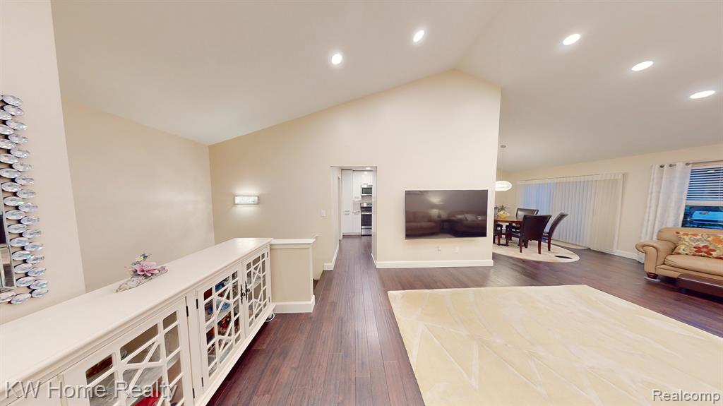 190 WINDING Brook, Commerce Twp, MI 48390 — Photo 5