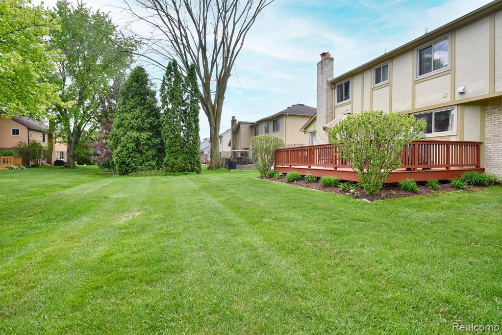 6186 Smithfield Drive, Troy, MI 48085 — Photo 35