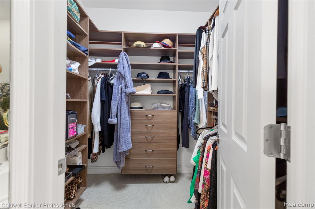 5040 OAKBROOKE Drive, West Bloomfield, MI 48323 — Photo 16