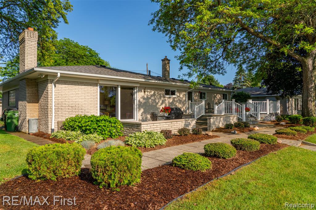 54815 FRANKLIN Drive, Shelby Twp, MI 48316 — Photo 4