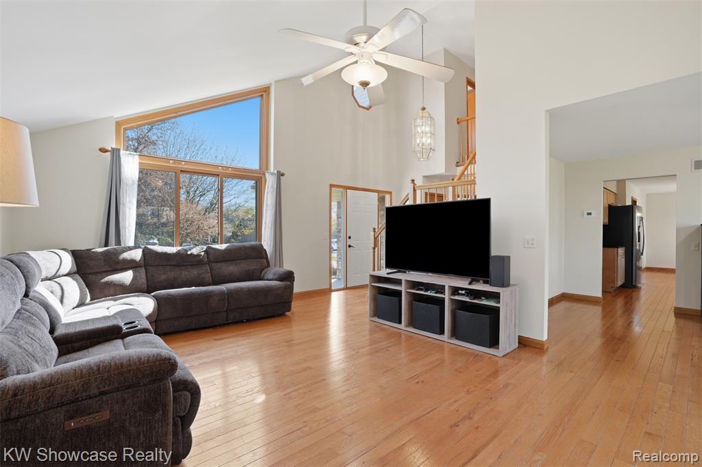 2015 Huntingdon Drive, Wixom, MI 48393 — Photo 7