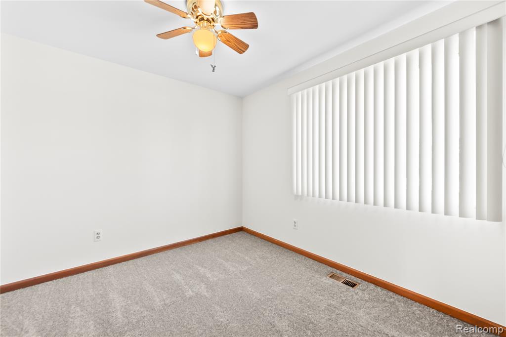 40538 Woodside Drive, Clinton Twp, MI 48038 — Photo 24