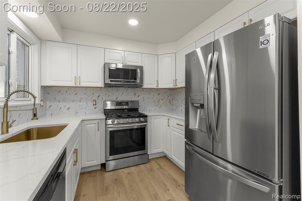 7001 Belton ST Street, Garden City, MI — Photo 12
