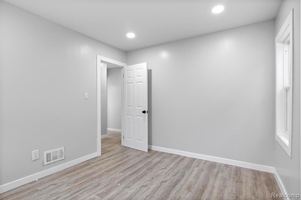 7780 FAUST Avenue, Detroit, MI 48228 — Photo 13