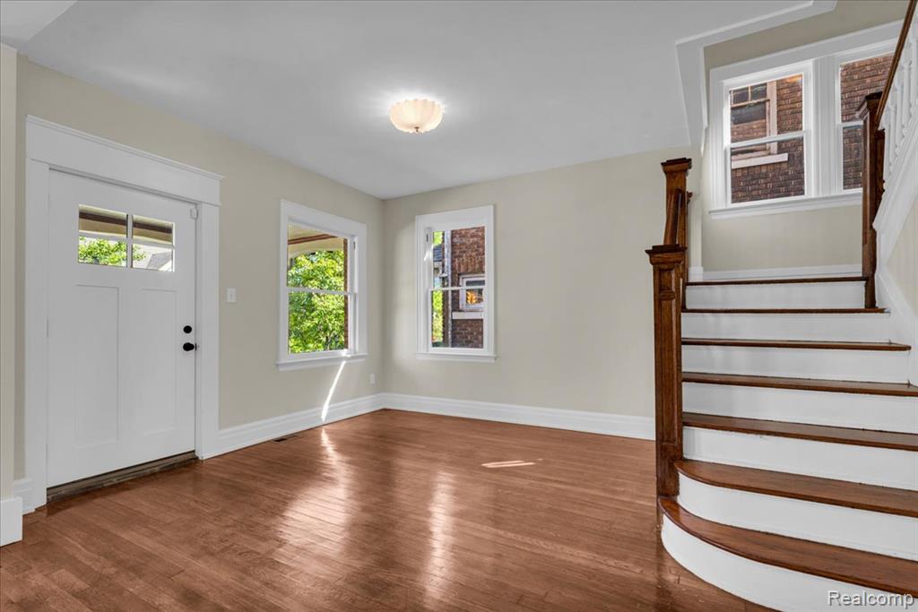 751 Van Dyke Street - Photo 5