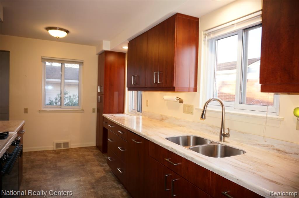 8563 Cavell Street, Westland, MI — Photo 8
