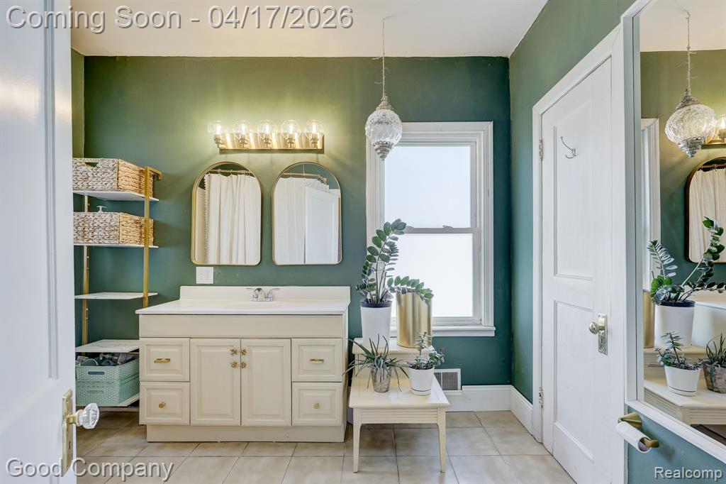 812 E George Avenue, Hazel Park, MI 48030 — Photo 38