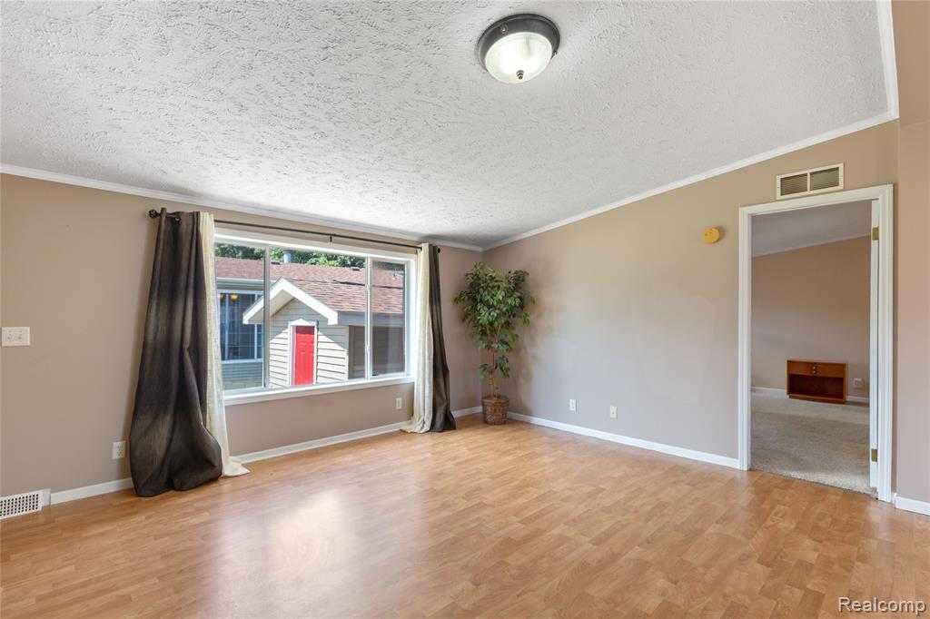 4472 Wynnwood Drive, Howell, MI 48843 — Photo 17