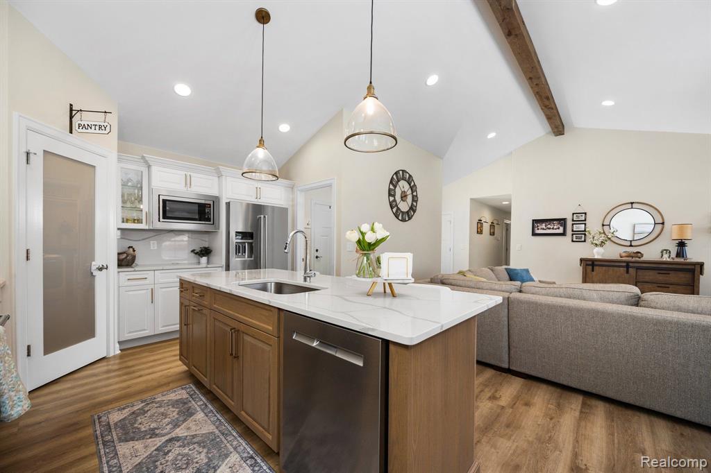 5310 FALCON Way, Midland, MI 48642 — Photo 8