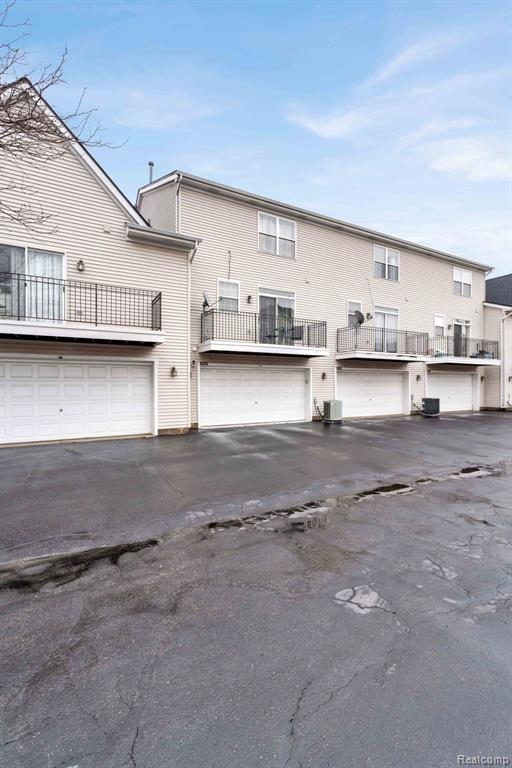 42849 Richmond Drive, Sterling Heights, MI 48313 — Photo 47