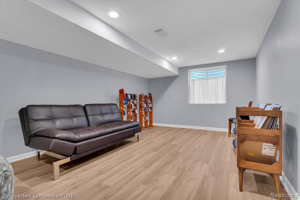 6225 Golfview Drive, Bloomfield Hills, MI 48301 — Photo 24
