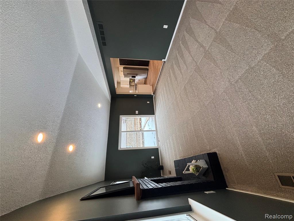 8821 Knolson Avenue, Livonia, MI 48150 — Photo 17