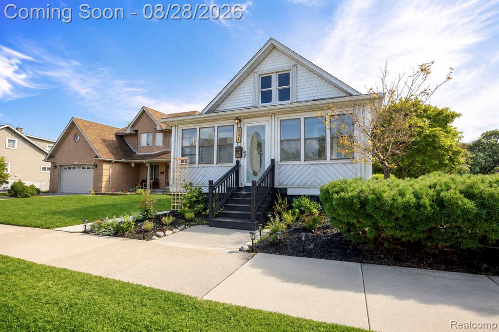 541 Clinton Street, Wyandotte, MI 48192