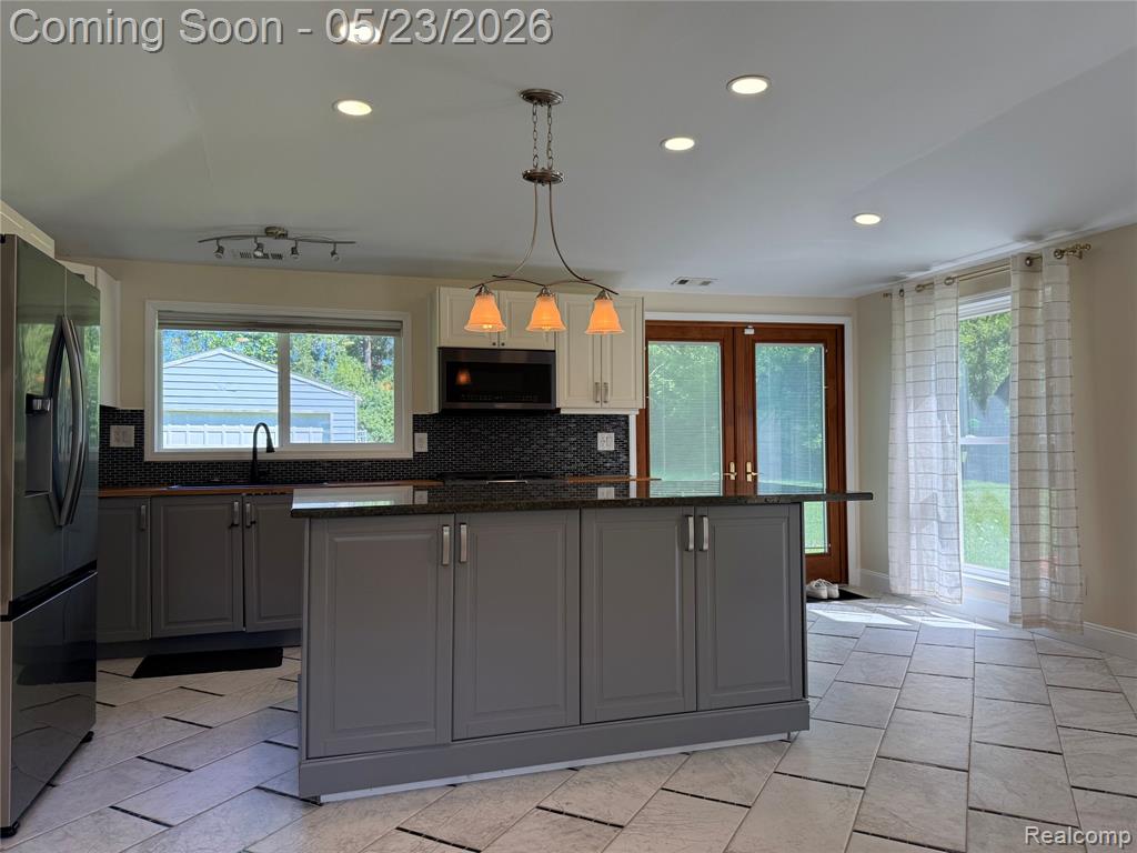896 Grace Avenue, Rochester Hills, MI 48307 — Photo 9