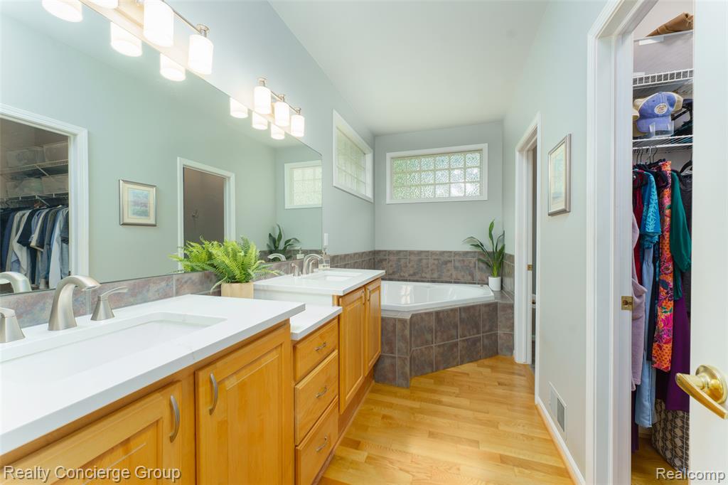 6276 CHAD Court, Brighton, MI 48116 — Photo 23
