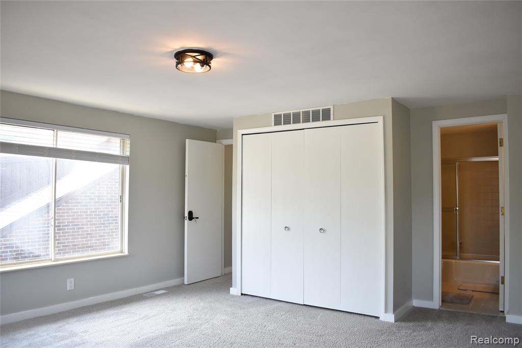 2073 Bordeaux Street, West Bloomfield, MI 48323 — Photo 43