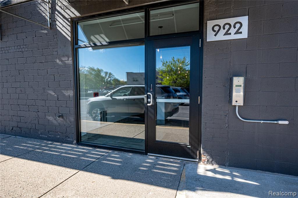 922 N Main Street, Royal Oak, MI 48067 — Photo 38
