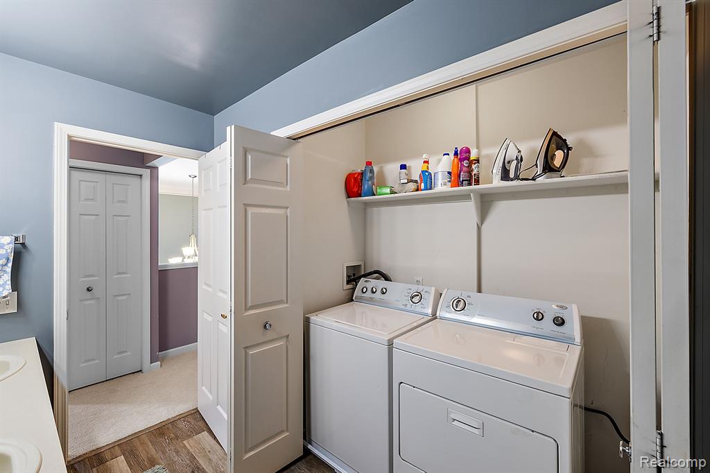8057 PEBBLESTONE Drive, Ypsilanti, MI 48197 — Photo 25
