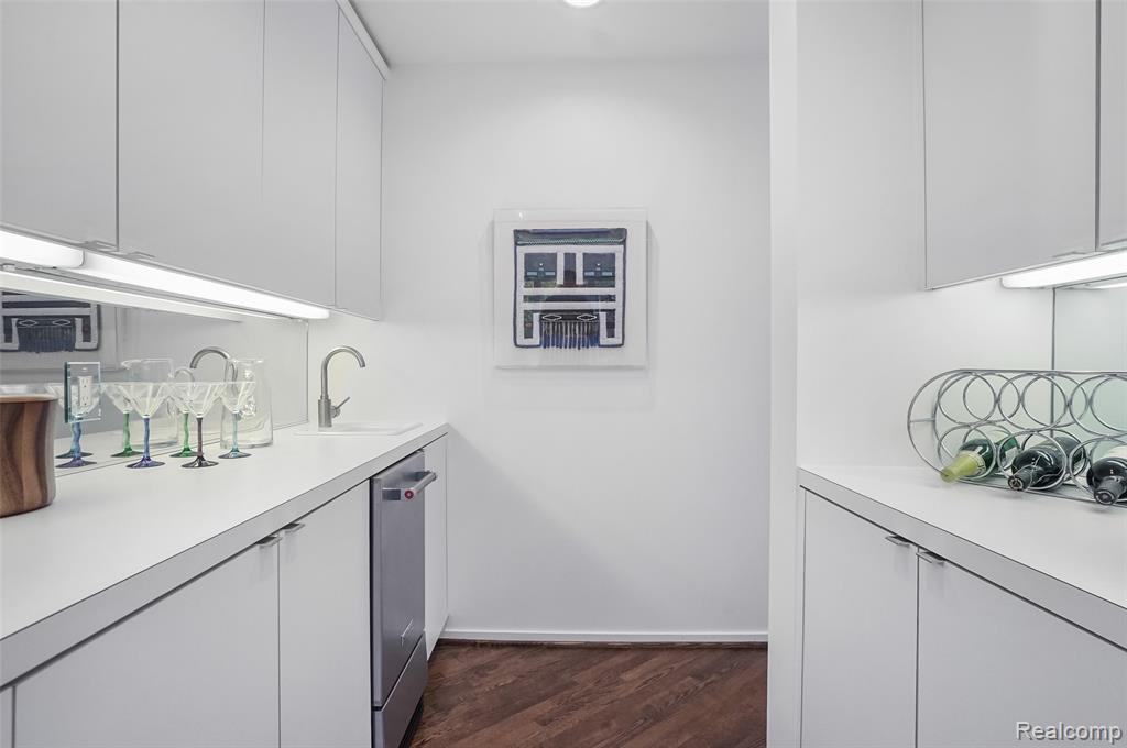 4766 Overton Cove, Bloomfield Hills, MI 48302 — Photo 13