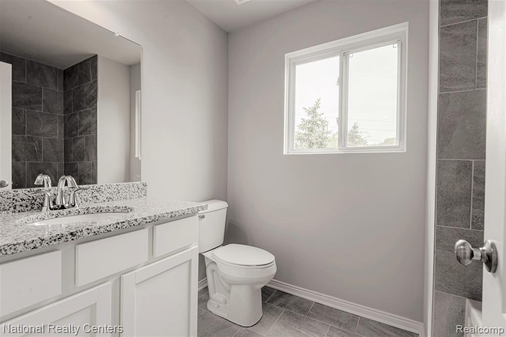 10465 Valley Drive, Goodrich Vlg, MI — Photo 25