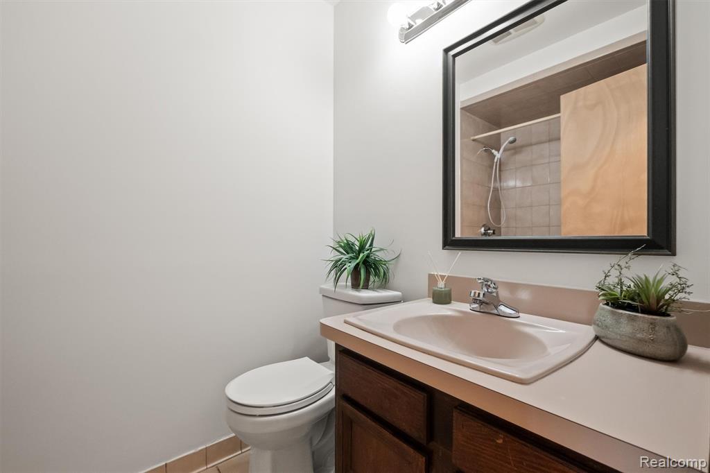 5461 Putnam Drive, West Bloomfield, MI 48323 — Photo 27