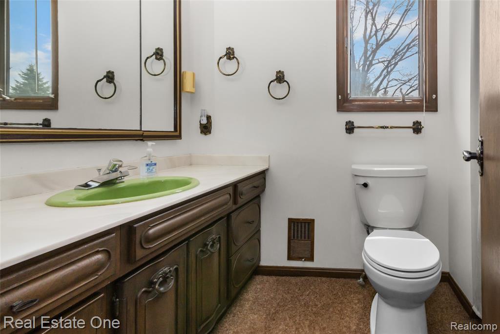 9050 Earhart Road, South Lyon, MI 48178 — Photo 28