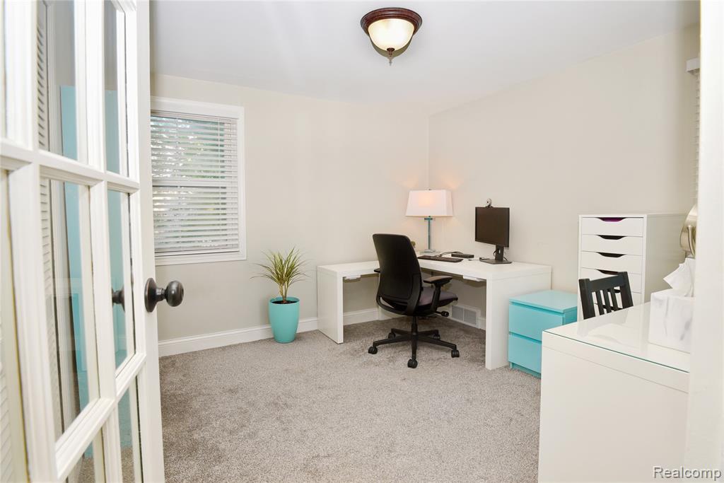 726 Graefield Court, Birmingham, MI 48009 — Photo 19