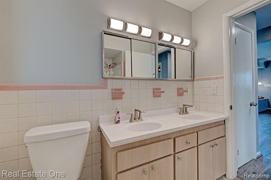 45752 JEFFERSON Avenue, Chesterfield, MI 48047 — Photo 21